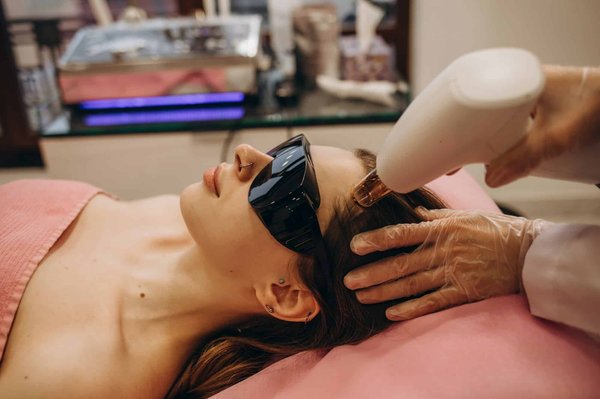 Comment intégrer des pauses actives dans une journée de travail pour stimuler la perte de poids ?